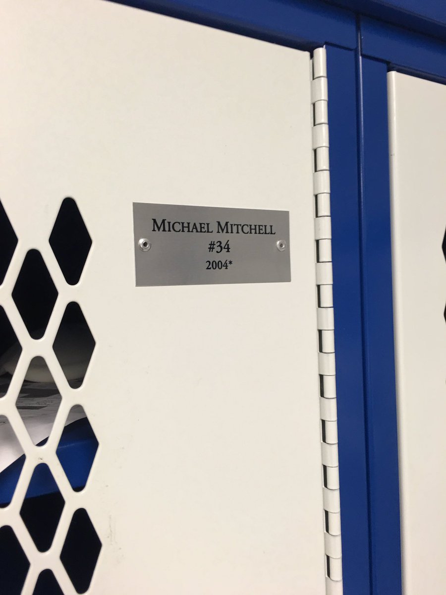 BirdChampion's tweet photo. @MikeMitchell34 Thought this was pretty cool to see today.... We appreciate your support. #highlandsfootball https://t.co/mvvfmSTmpm