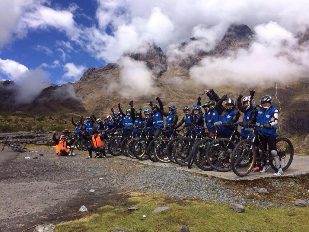 Tripadvisor's tweet image. Luxury train? Hike? How will you experience Machu Picchu, the top #TravelersChoice landmark? tripadv.sr/25gGH9U