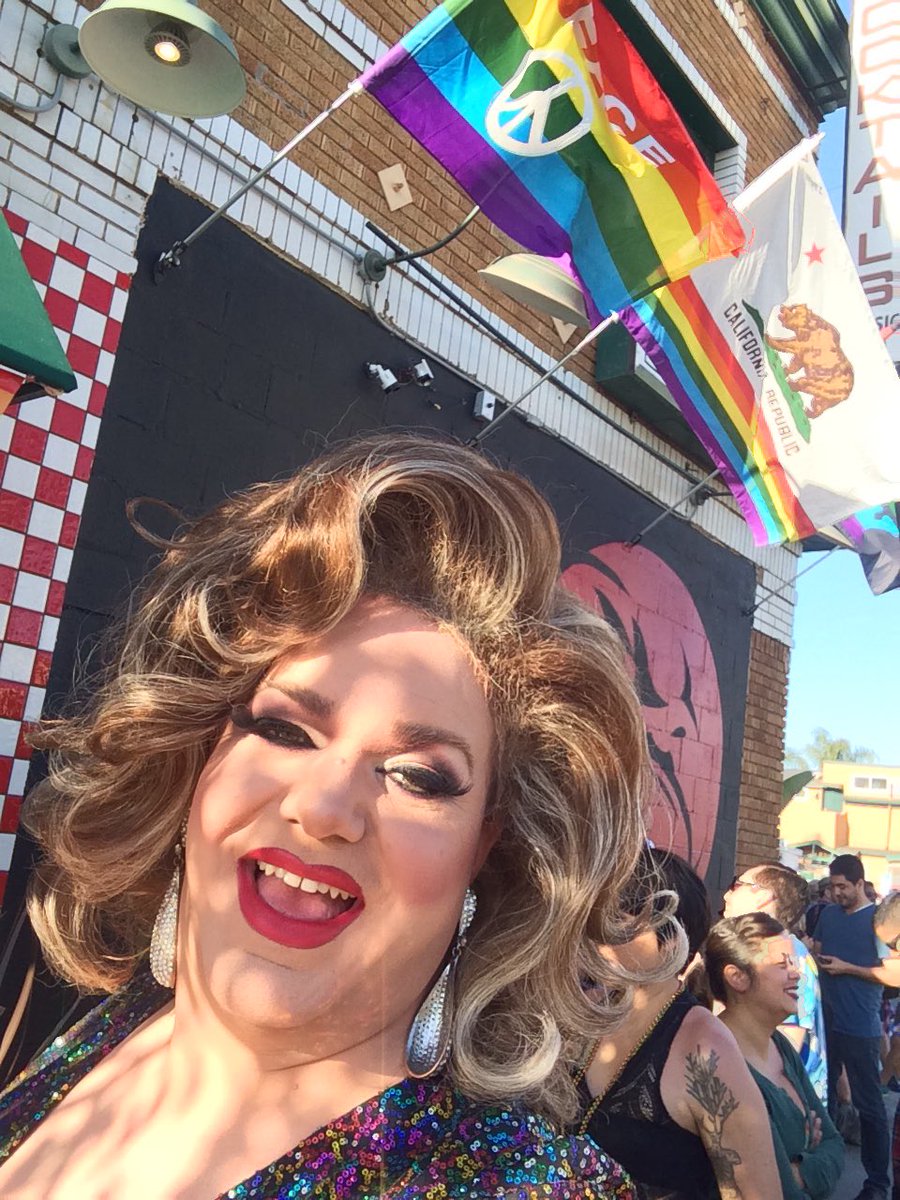 JewelsLongBeach's tweet photo. #happypride #lbpride2016 #upshow #thefalcon @FalconLongBeach https://t.co/AQ3Vp99mnD