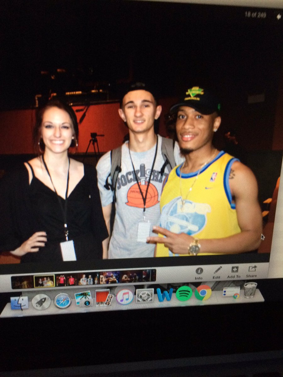 HelloItsGi's tweet image. Much love for the DMV and OKO right now right now. Here's a sneak peek from the show last night. 💕👀