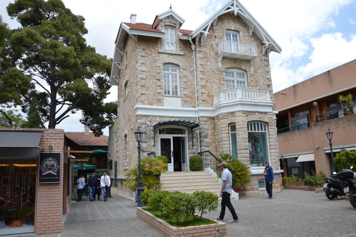 BeAthenian's tweet photo. Best Athens Pictures: Kifissia, the beautiful Northern Suburb of Athens. Visit https://t.co/gEH7h84r0j for more! https://t.co/8x91YAXGwN