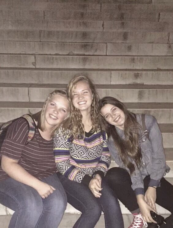 kamrynmarie3's tweet photo. #MMHSYEARINREVIEW https://t.co/oZpNpbZq9d