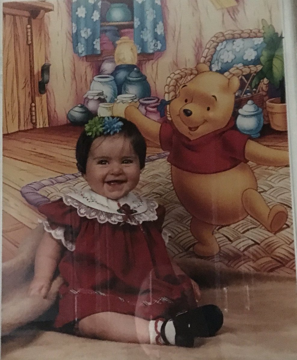 _Mariah_Suarez_'s tweet photo. We are literally twins #SamePics #Throwback @sally__mahmood https://t.co/HY4tmT4wMg