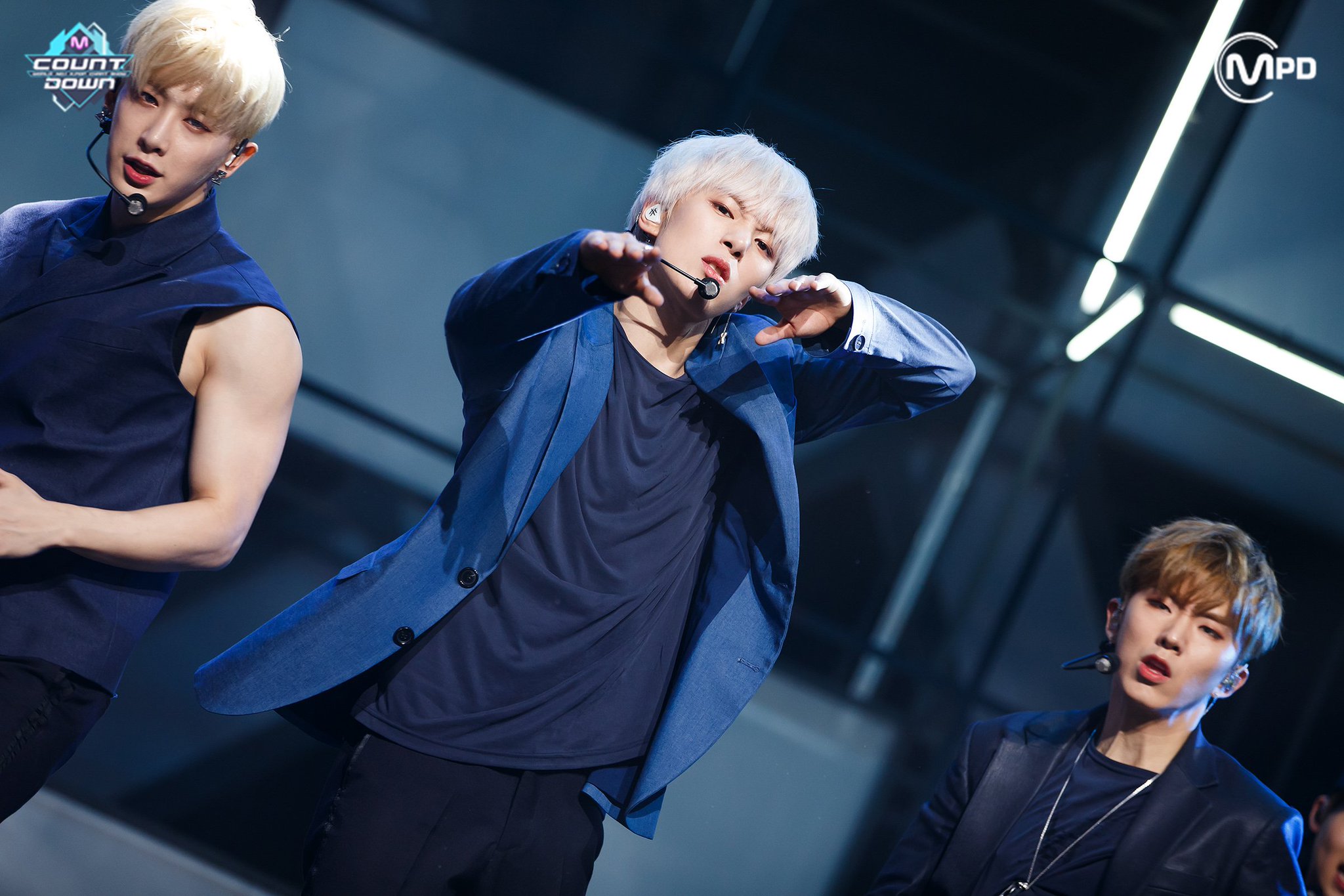 CjHCNm1WkAEGt9w.jpg:large