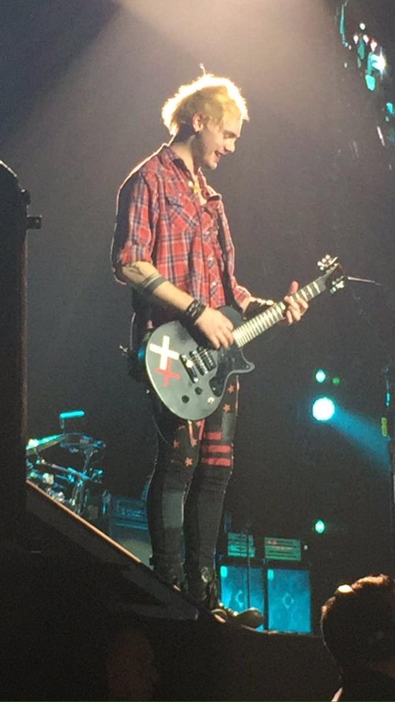 casemgc's tweet photo. Just look at the way that Michael smiles when he's on stage https://t.co/sGvqog4VHa