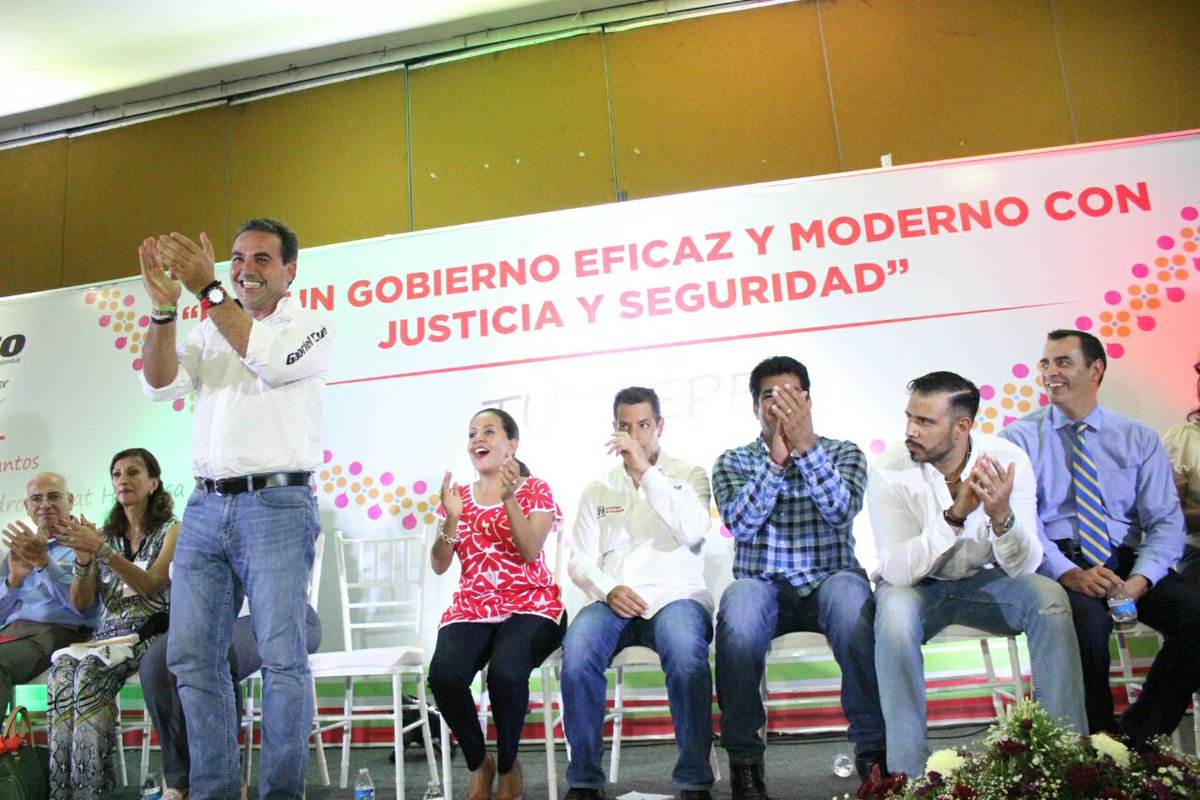marianabenitezt's tweet photo. Las aportaciones de #ForosConAlex ayudarán a @alejandromurat a construir un gobierno transparente https://t.co/bHohk9hX3K