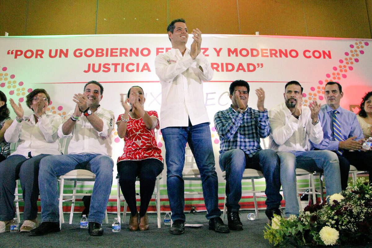 alejandromurat's tweet photo. Con transparencia y rendición de cuentas, recuperaremos la confianza por un Oaxaca justo y seguro. #ForosConAlex https://t.co/3xPhYHQzTT