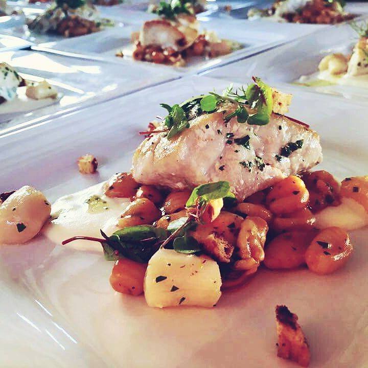 Hotelspaschers's tweet photo. https://t.co/4CohOT09Tn - Executive Chef @cheftorstein dishing up seared go… https://t.co/FowFyxeVmI https://t.co/b1onsZfYst