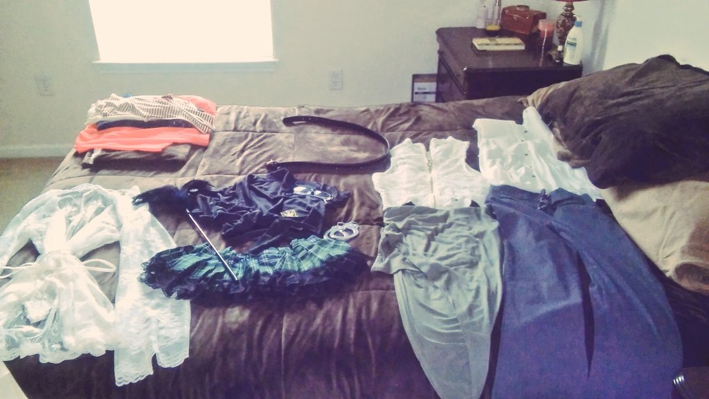 sbl4ubrooklyn's tweet photo. Photo shoot prep 😍😍 #BrooklynWest #PGC 🆕📷📷💁 https://t.co/GtJQeptE5s