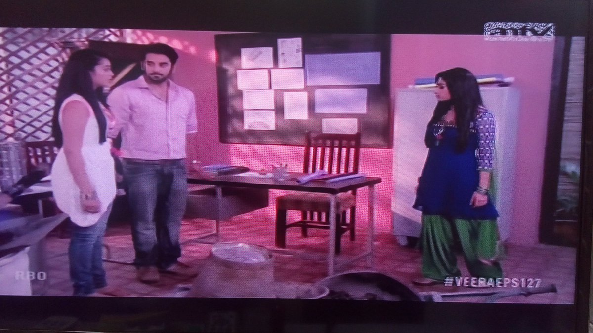 depanTV's tweet photo. lg beduaan ketauan Gunjan  😂😂😂 #VEERAEPS127 @SeriesANTV @whatsonANTV @okatop @yuseprr @t_suparto @antomustajab https://t.co/cJBT71Pjh5