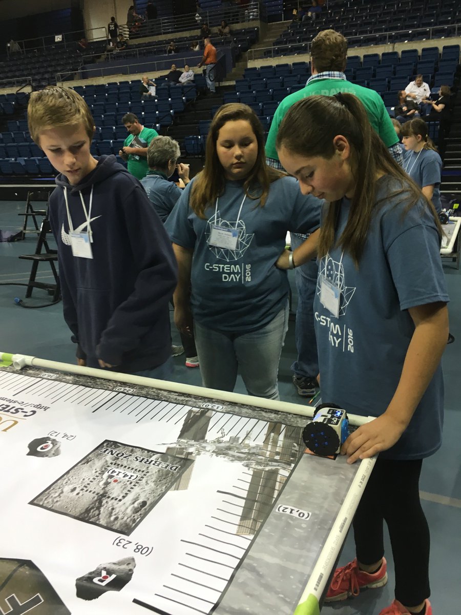 ValleyViewRobos's tweet image. Our 7th &amp;amp; 8th grade team of @ValleyViewJags kept a positive attitude even without two of their team members.