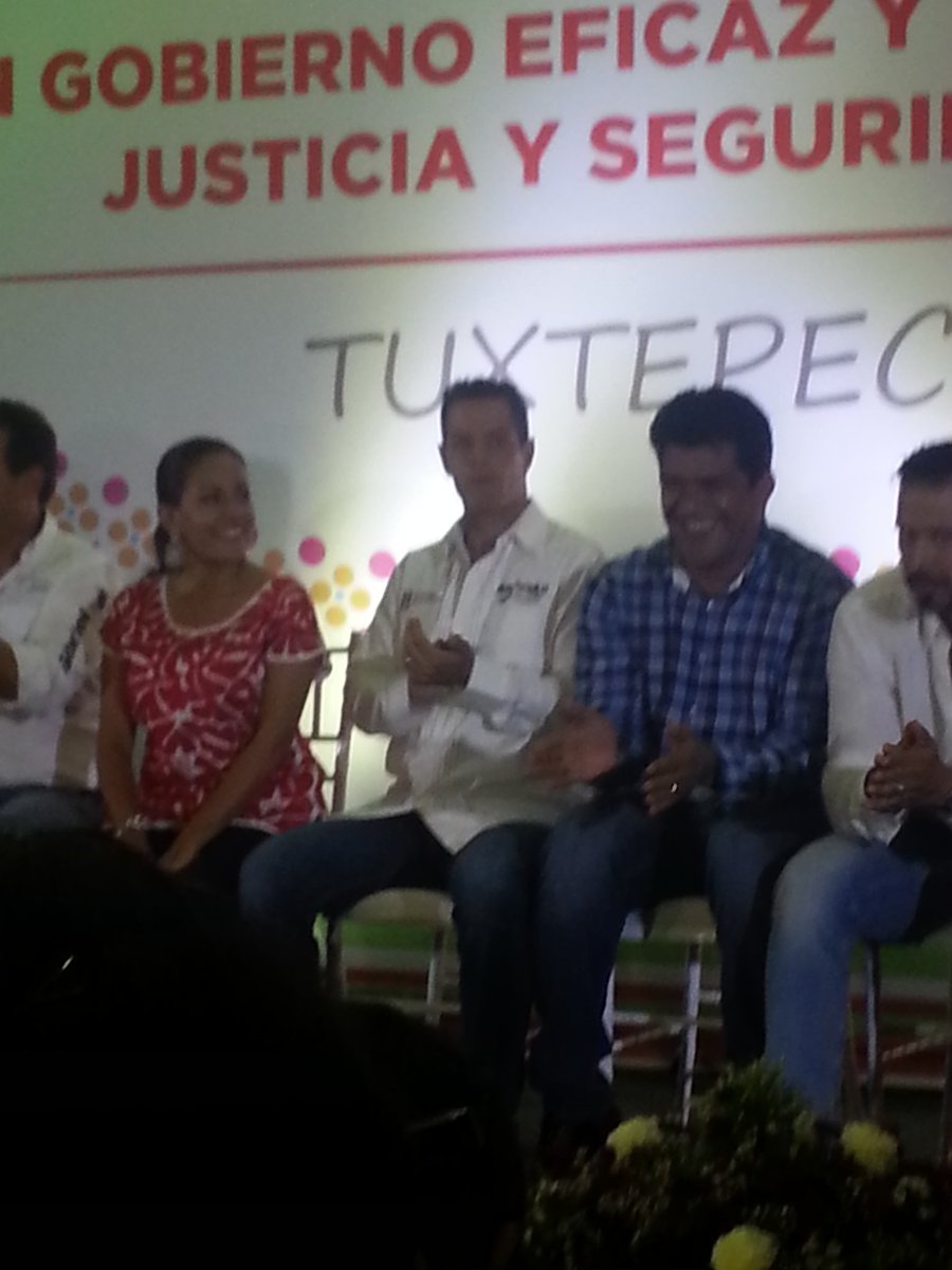 momaquevedo's tweet photo. #ForosConAlex #Tuxtepec #faltan11Dias #EsTiempoDeCrecerJuntos https://t.co/BCAvSs4KaF