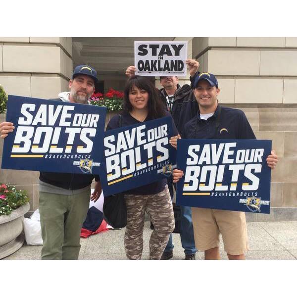JonE_Boltpride's tweet photo. 1 yr ago in the Bay #TrueCalifornia #SaveOurBolts #StayInOakland @NFL #OwnersMeeting โโก๏ธ๐ https://t.co/G6M6XWjCXg