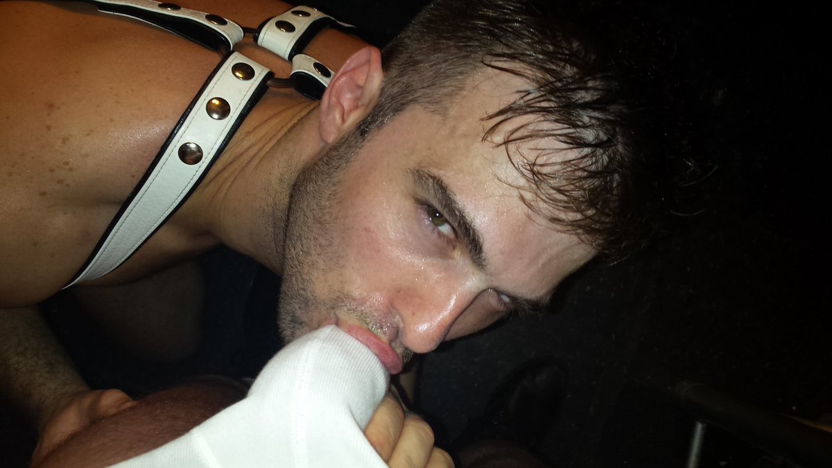 Gabriel__Clark's tweet photo. Getting hot and heavy @Jonesexposed https://t.co/N9WI75XJhq