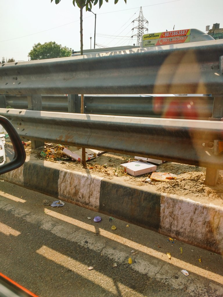 rajikatalwar's tweet photo. #SwachhBharat Delhi is a garbage dump since @AamAadmiParty @ArvindKejriwal came to power. #andheriamodh https://t.co/LX64asXvL4