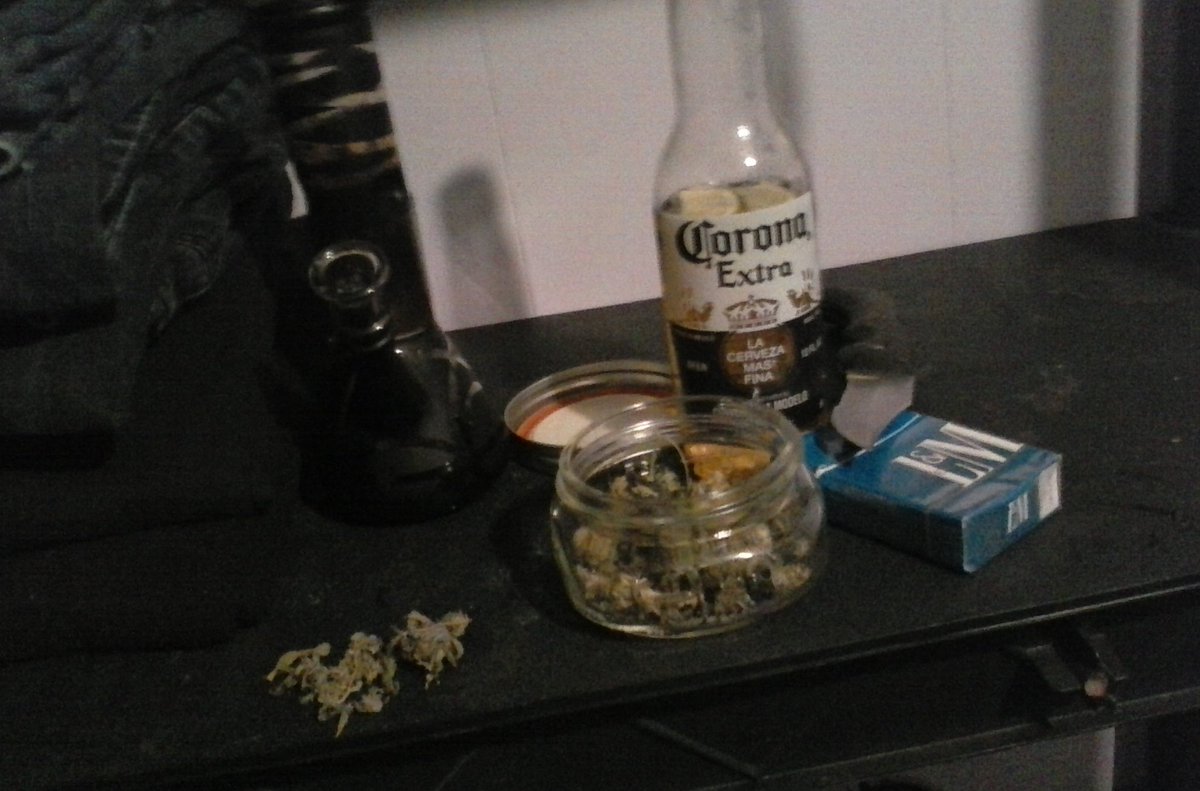 i_got_this_shiz's tweet photo. #CaliBud #NewBong #HighGradeOnly #MySleepRemedy https://t.co/ulCbFe4o5y