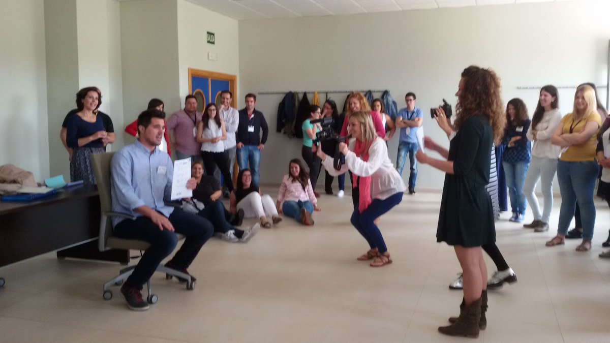 lanzaderanaval's tweet photo. Dinámicas de grupo en #interLEX2016 @_lanzaT @Entrelanzados3 @Lanza2vva @lanzaderaDB @Lanzaderas_EES @fundacionTef https://t.co/GO5OcvhMO7