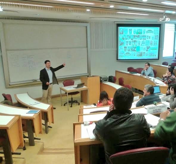 CatedraRSC_UAH's tweet image. La #RSC elemento esencial sobre el que vertebrar una estrategia empresarial sostenible" @EnriqueMtnezCan #másterRSC