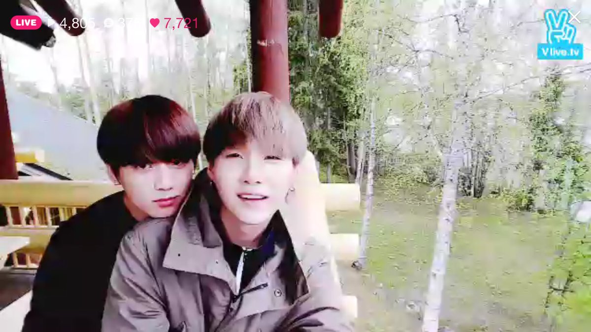 Юнги и чонгук обнимаются. Фанфики bts и т/и. Сын чонгука и юнги. Пак чимин и его девушка. Фф второй заход в реку бтс.