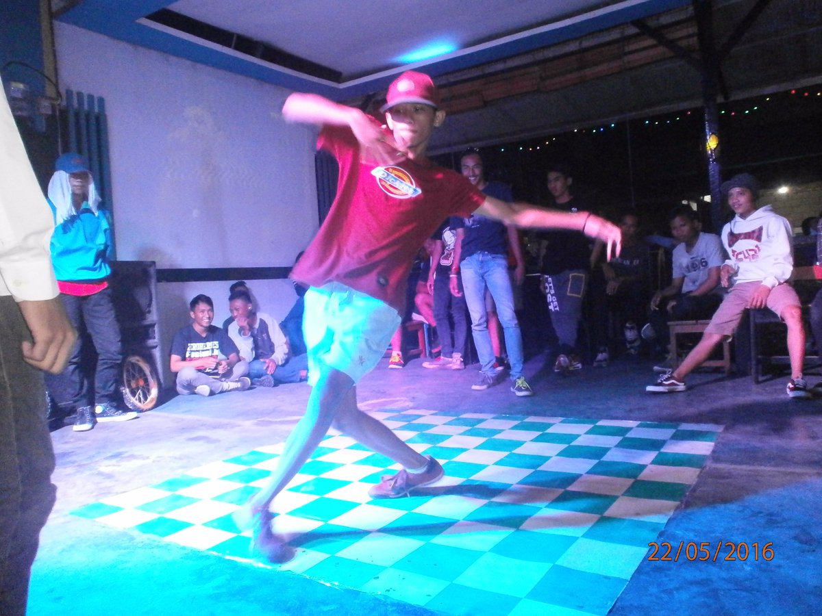 Kilas acara Battle B-Boy Sampit <a href="/CafeGlacio/">Cafe Glacio</a> kemaren malam.
Jangan lupa like and subcribe.
youtube.com/watch?v=iyX8PR…