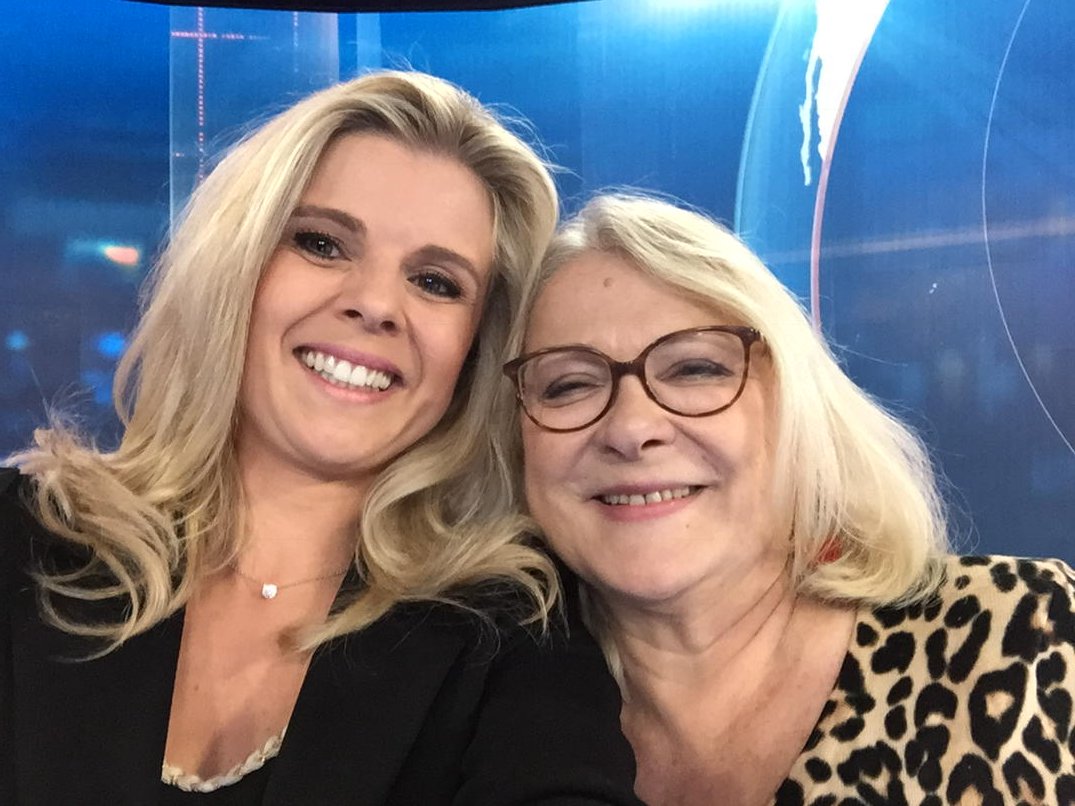 CaroFontenoy's tweet photo. Très chouette moment avec Josiane Balasko #rtlinfo13H. https://t.co/yI2r6ogSMh