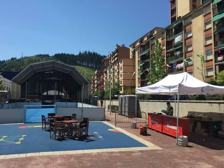 scorpio_fs's tweet photo. El club de futsal de Ermua, el Scorpio F.S. vuelve a organizar de nuevo el torneo 3x3 en la plaza de San Pelayo. https://t.co/R3g7nLoRUQ