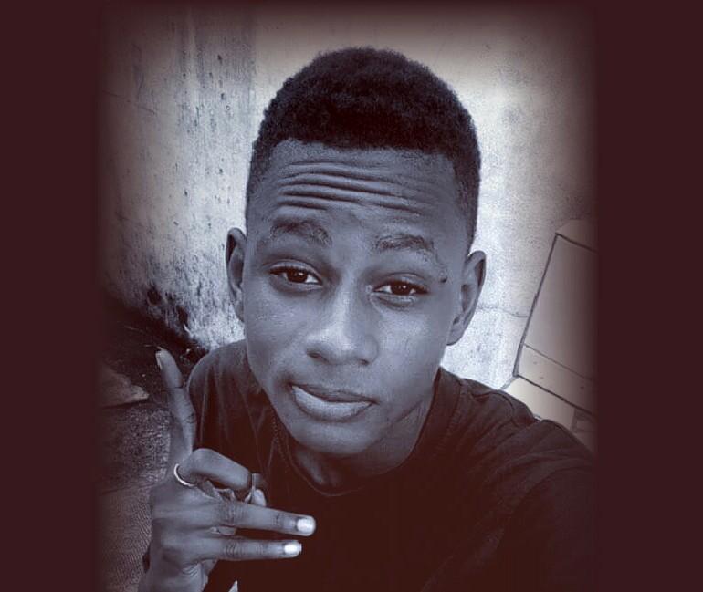 SOGmusik's tweet image. Lui c'est Karim bah AKA @rimka60 c'est le raider de la team 😂 il a enceinté le peura 🎵