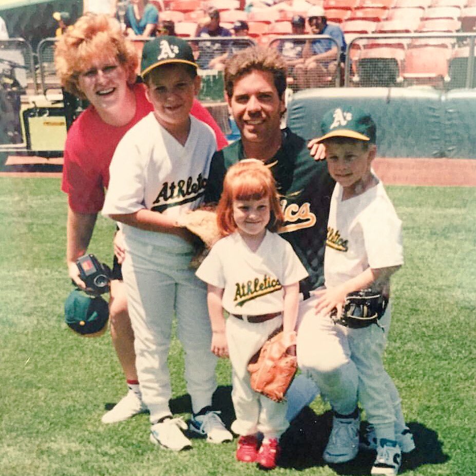 AngieD39's tweet photo. Happy Monday Memories! #mom #veteranbaseballwifelife #preciousmemories #allgrownupnow #stormdavis ❤️❤️⚾️ https://t.co/d25bObXtfd
