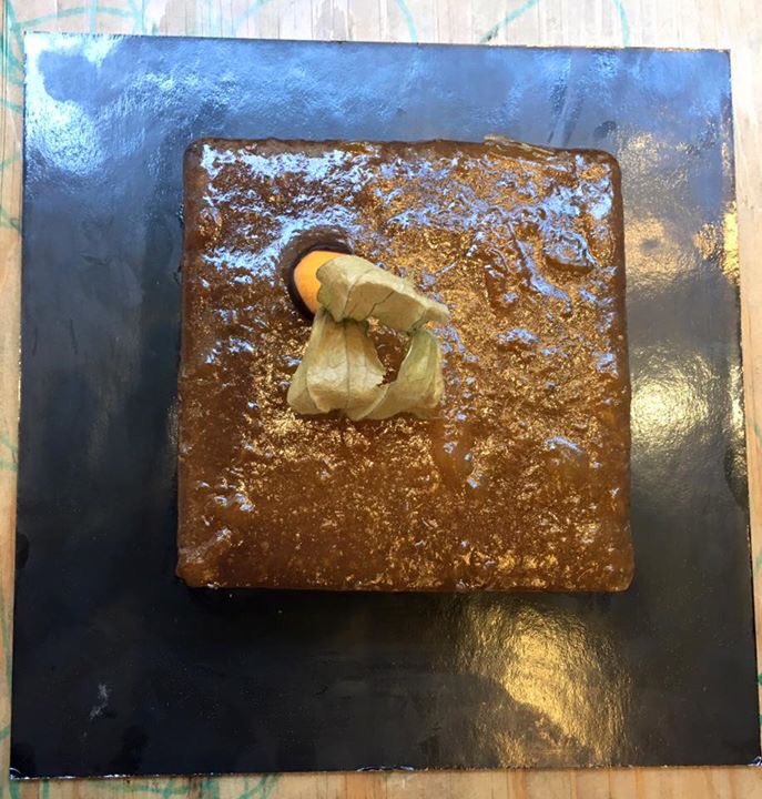 Per la serie le #tortediMaradeiBoschi, ingredienti: #cioccolato fondente <a href="/domorichoc/">DOMORI</a> e marmellata di albicocche.