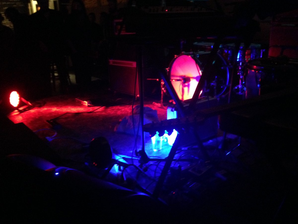 pdxTOAST's tweet photo. Caustic Touch, Jaye Jayle, and SUMAC. #bunkbar #fuckyesss https://t.co/jtw62rN4BJ