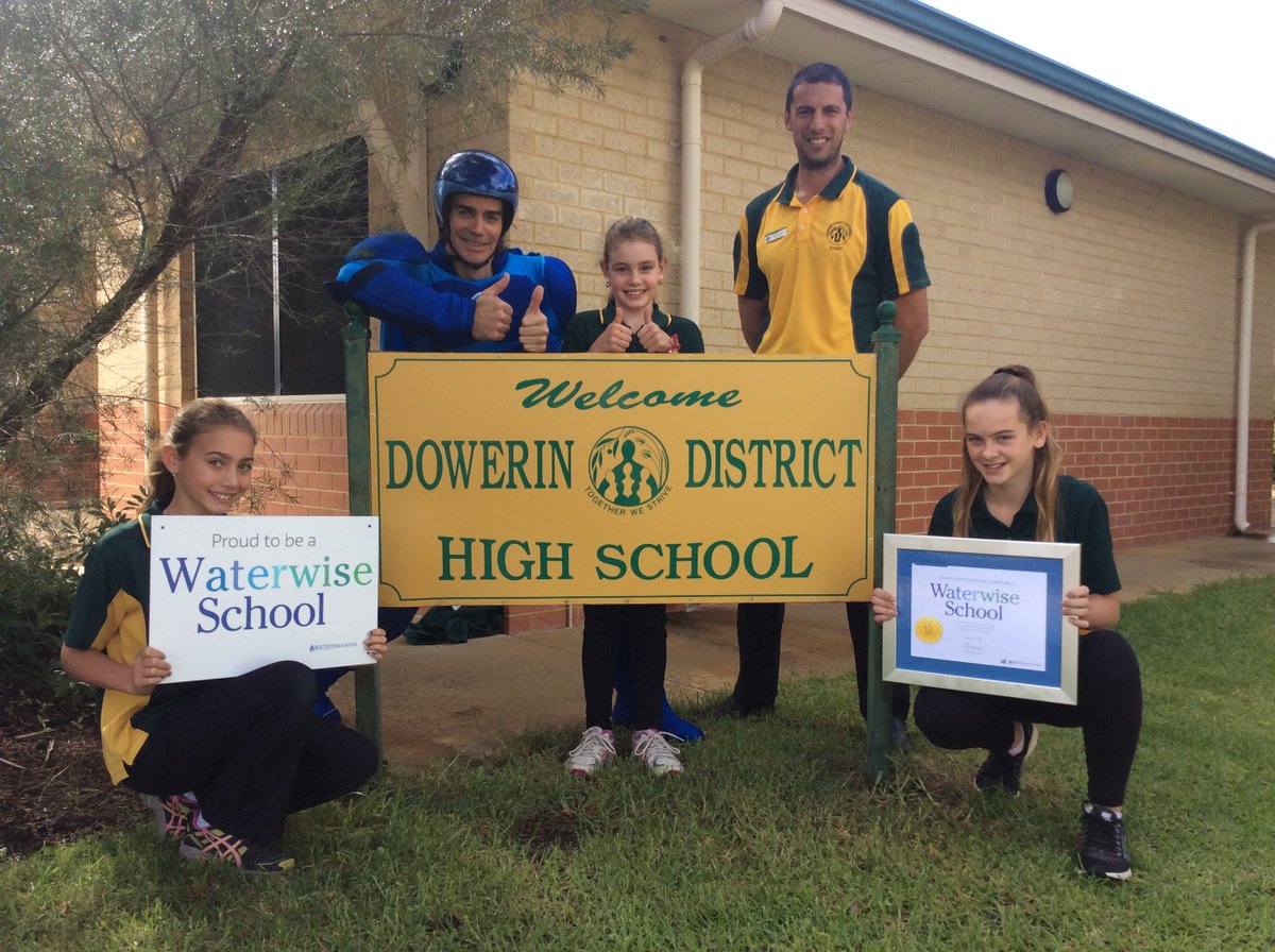 watercorpwa's tweet photo. Thumbs up for water saving from #CaptainWaterwise & Dowerin DHS, celebrating 10 years as a #Waterwise School #AusEdu https://t.co/KJZgDK4JYL
