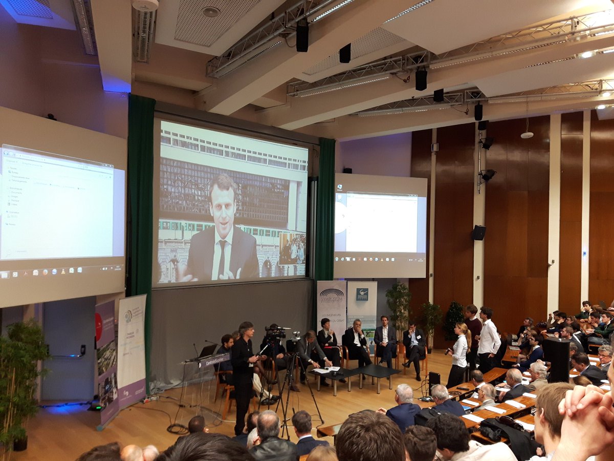 BdeEcp's tweet photo. "Entreprendre, c'est faire le choix de la liberté" @EmmanuelMacron @centralesupelec @SymposiumECS https://t.co/ZqsAellA3U