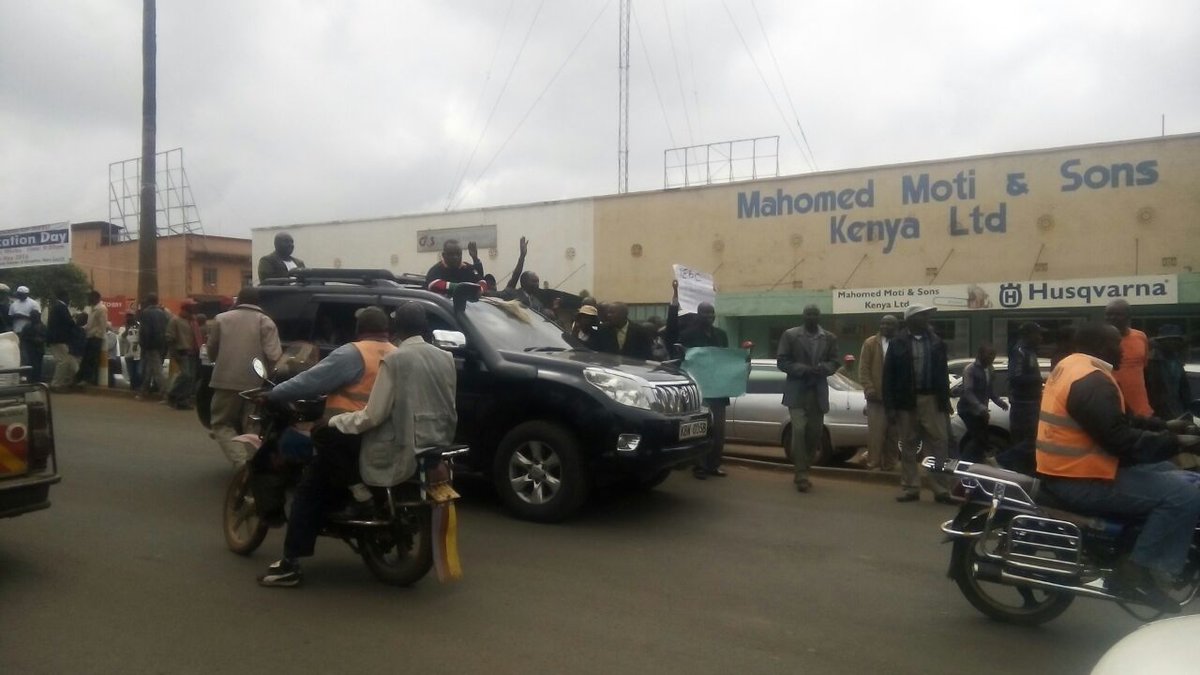 dennokimg's tweet photo. NO VIOLENCE IN MERU #CORDprotests led by businessman Mike Mutembei and ODM members in Meru town. https://t.co/VdG6QZ4Gva