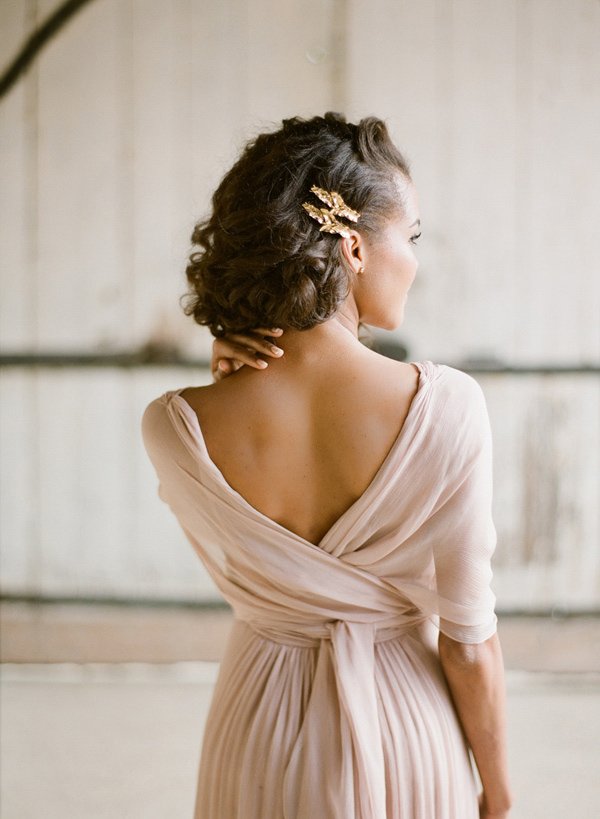 thewedcommunity's tweet photo. Lunchtime #Wedding Treat - Delicate cafe au lait chiffon wedding dress by @LeilaHafzi https://t.co/J96bVeW5wA