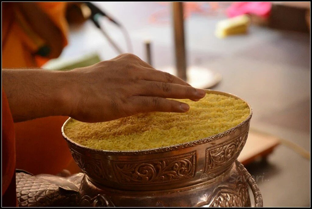 RaghaveshwaraBharati on Twitter: "Few grains of #Mantrakshate ...