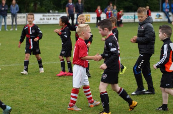 ToernooiCW's tweet photo. @sportenrespect @nocnsf @NPORadio1 Zomaar 2 foto's van ons jeugdtoernooi #Fpupillen Tevens FairPlay prijzen https://t.co/aobr2IruFI