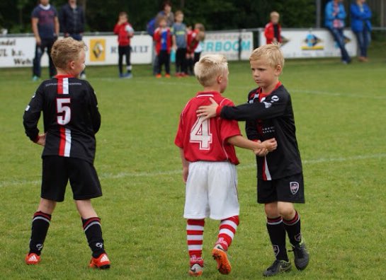 ToernooiCW's tweet photo. @sportenrespect @nocnsf @NPORadio1 Zomaar 2 foto's van ons jeugdtoernooi #Fpupillen Tevens FairPlay prijzen https://t.co/aobr2IruFI