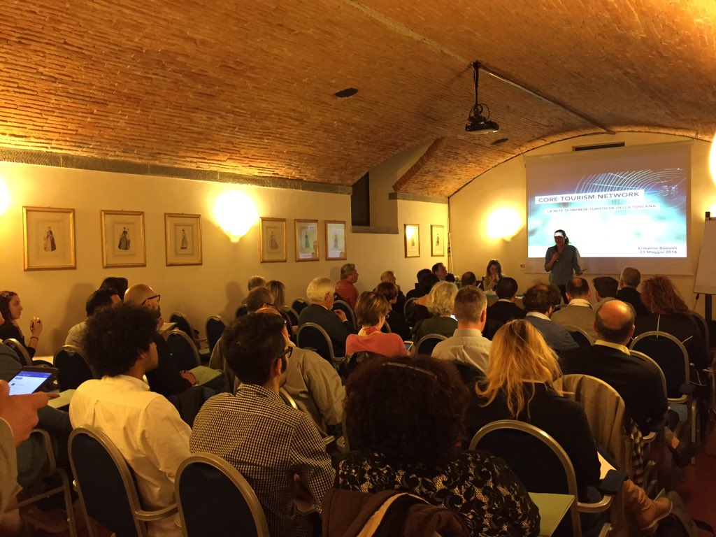 ReteCore's tweet photo. Parliamo di #rete, reti e reputation online.
In che #direzione stiamo andando? https://t.co/jPpRRfXUeK