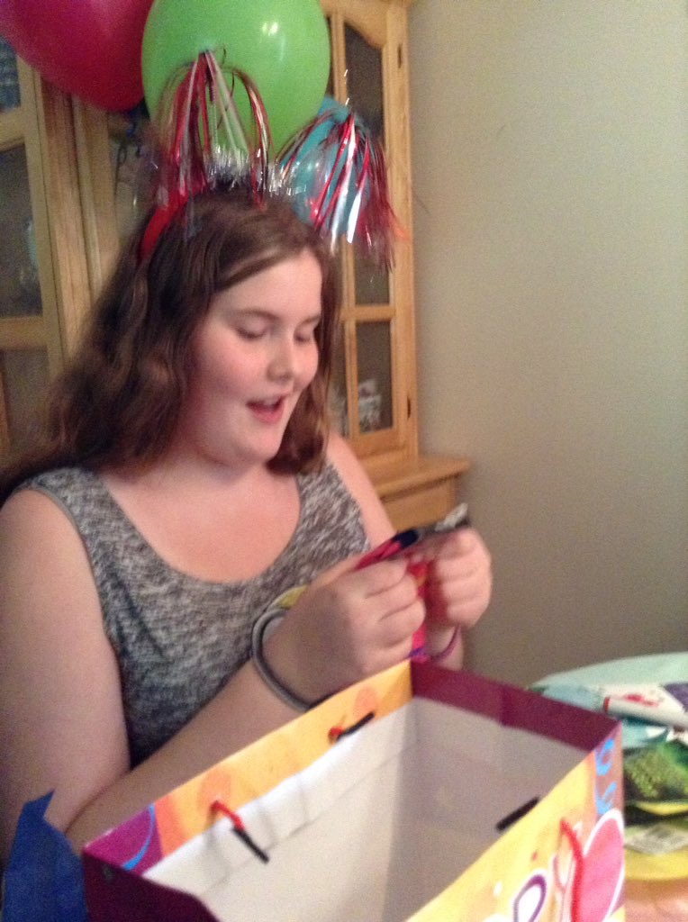 MakingJewels's tweet image. 1️⃣5️⃣ officially! That's me! Yippee 
Thanks #twitterfriends for tweeting with me &amp;amp; for visiting Amazon thru TYVM.ca