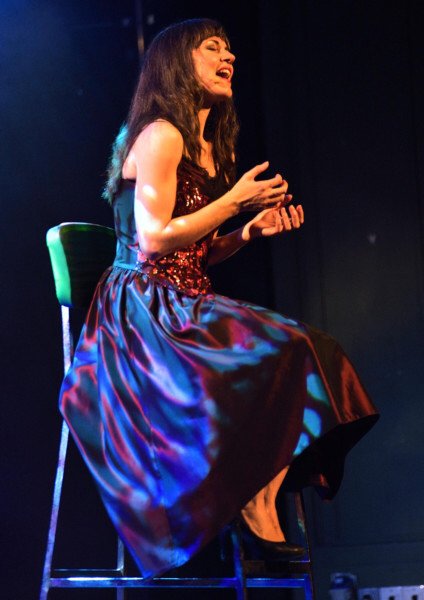 Sweeney_Ents's tweet photo. Check out #Babooshka video here: https://t.co/RRPJKE5fo5 from @DreamingOfKate Live on Stage @ArtrixArts on Saturday https://t.co/nsz8yeRPw6