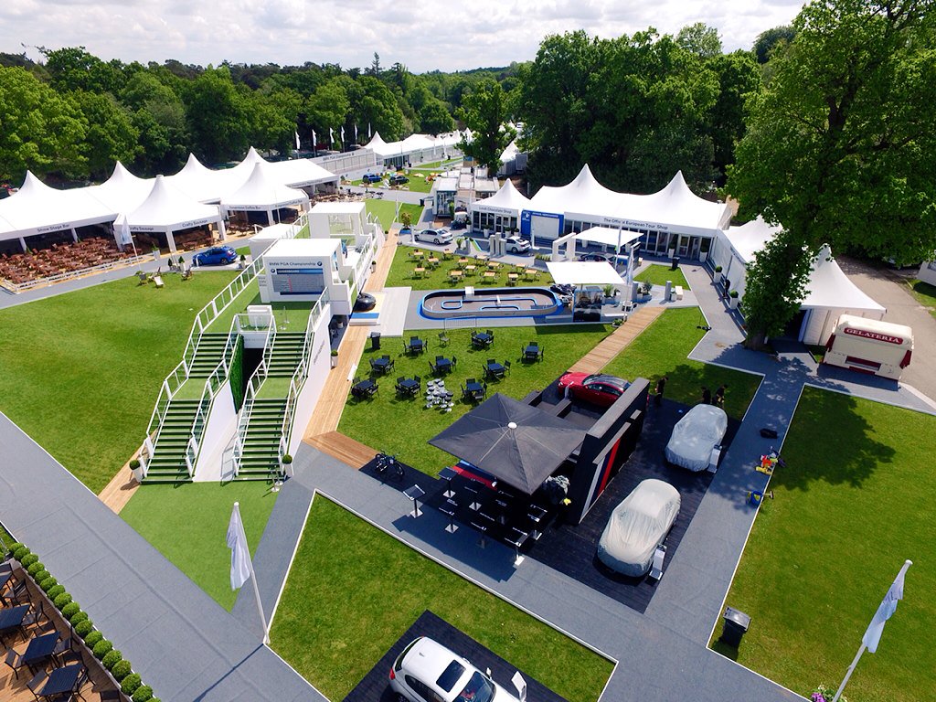 BMWPGA's tweet photo. The stage is set for the 2016 #BMWPGA Championship - spectacular aerial images of Wentworth from our #Drone #Golf ⛳️ https://t.co/1a0Bbz6bBN