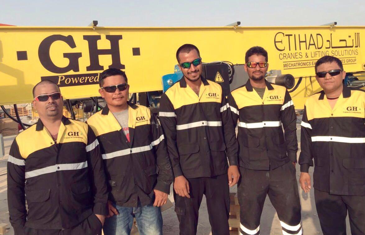 EtihadCranes's tweet image. #Cranes #OverheadCranes #HeavyLiftingSolutions
#LiftingEquipment #Gulf #Team #TeamWork