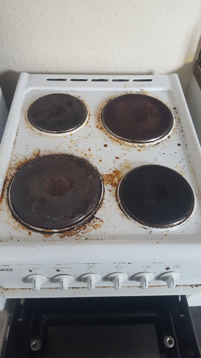 cleantechleics's tweet photo. #Leicester #Leicestershire Saturdays oven cleaning student property of of Narborough Road before pics https://t.co/RIRJrqEJw4