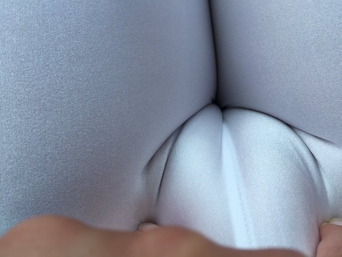 A #Cameltoe Selfie i made while sitting in my car 🐫😀 https://t.co/SrtmlWvWwM