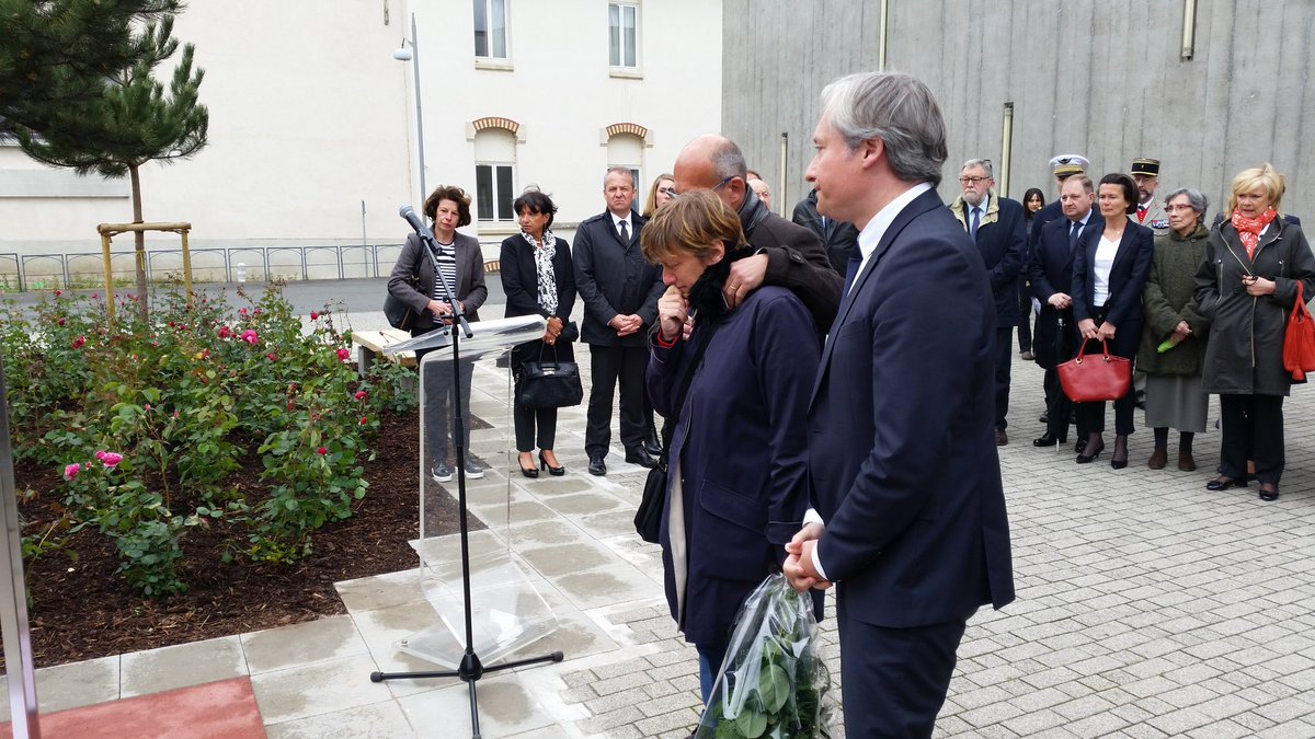 icisudlorraine's tweet image. Une stèle en hommage à Marie Mosser, tuée au Bataclan inaugurée devant l' @lautrecanal à #Nancy