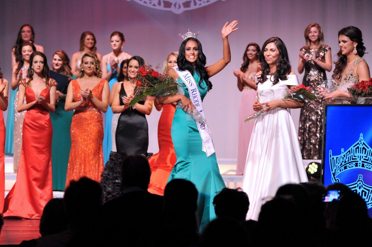 wpro's tweet image. PHOTOS: Miss Rhode Island 2016, Miss RI Outstanding Teen crowned in Newport @MissRIOrg 630wpro.com/?p=591281