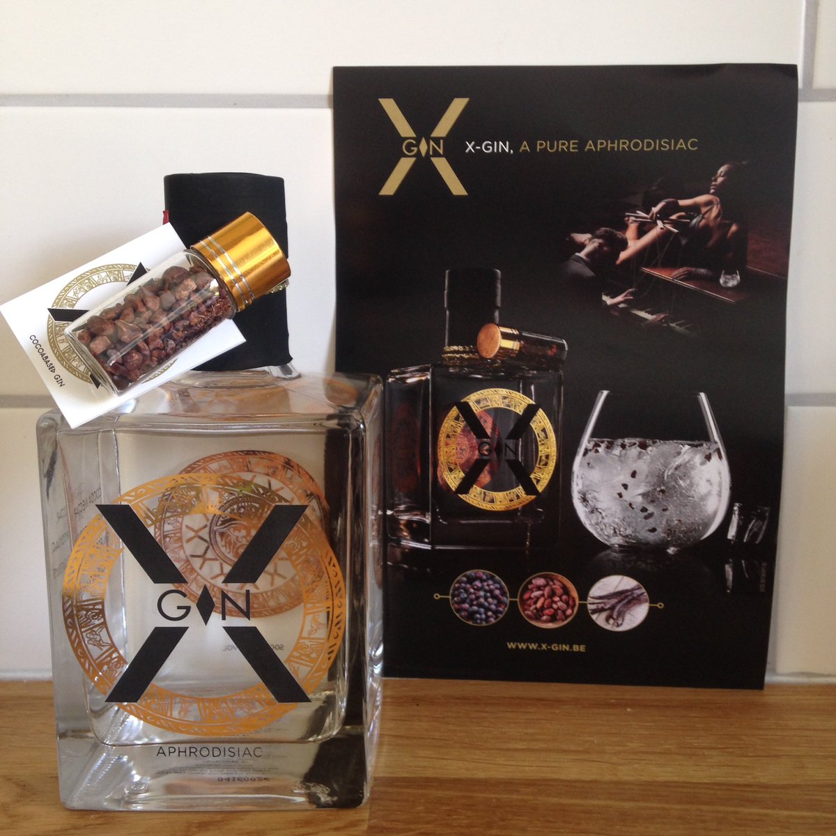 gin_a_ding_ding's tweet photo. What a thing of beauty! It even comes with the cacao nibs for the perfect serve. Cannot wait to try it! 😍 https://t.co/aUbaYtiHDi