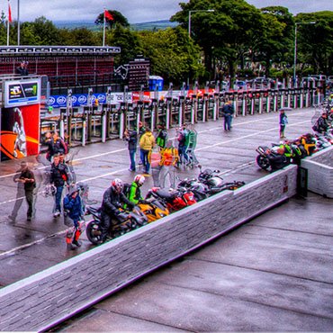 Heading to the #TT? Don't miss out any of the action with our exclusive course guide... bit.ly/1TEP73o