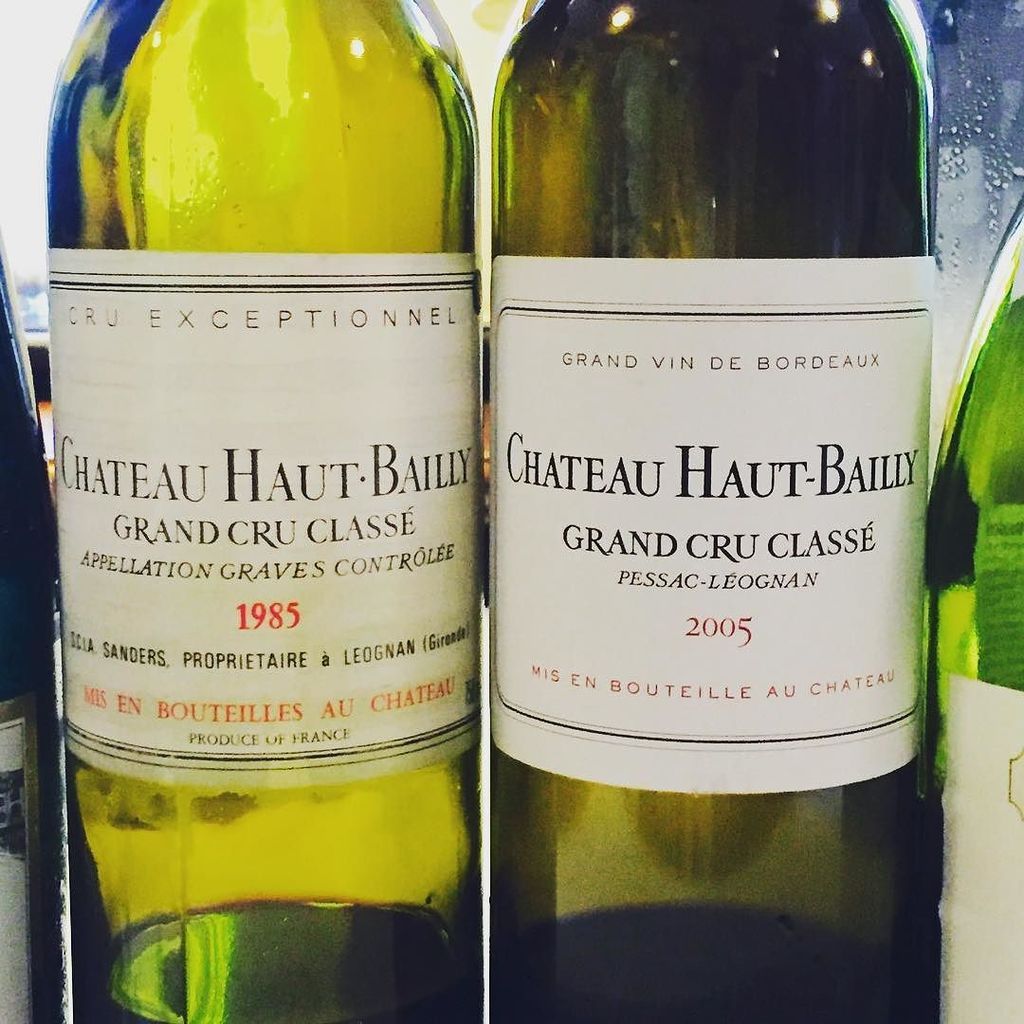 JeannieChoLee's tweet photo. Two #bordeaux beauties: #hautbailly 85 is glorious now &amp; 05 is a sleeping beauty https://t.co/4r1N9pLPEl
