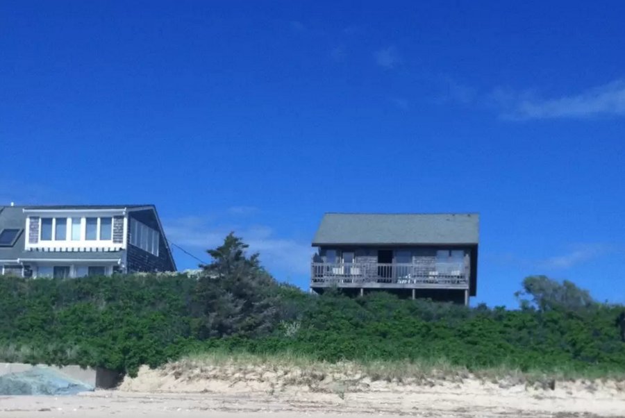UnRents's tweet photo. You can be here. June 11-18. #wellfleet #capecod Your own beach, your own sunsets... https://t.co/76XxipoNSS https://t.co/sl5RCh2b1f